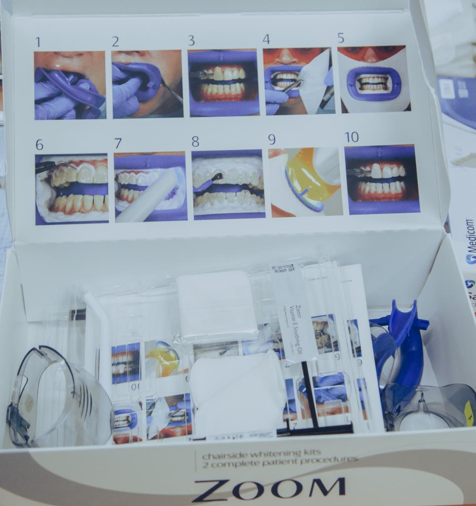Технология отбеливания зубов Zoom